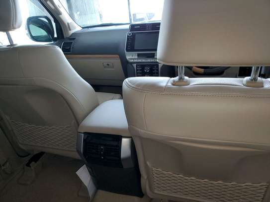 Toyota sienta image 7