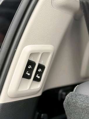 2022 Toyota Land Cruiser Prado TX-L image 11