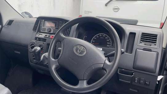 TOYOTA TOWN ACE GL 2018MODEL MANUAL image 7