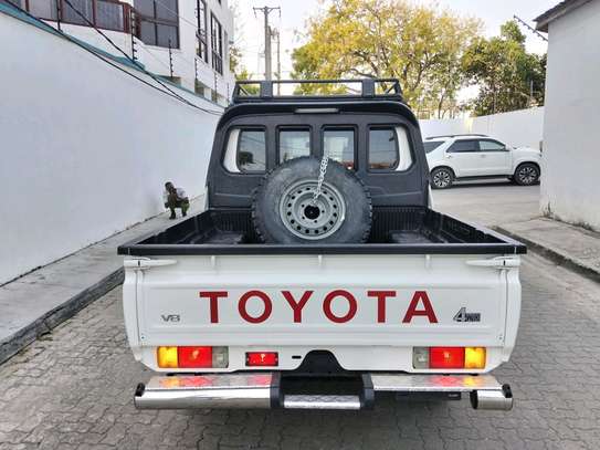 TOYOTA LAND CRUISER,V8, 79 SERIES( WE ACCEPT HIRE PURCHASE) image 7