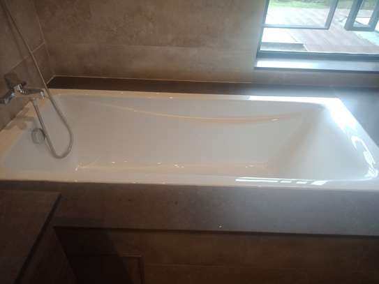 5 Bed Townhouse with En Suite in Muthaiga image 1