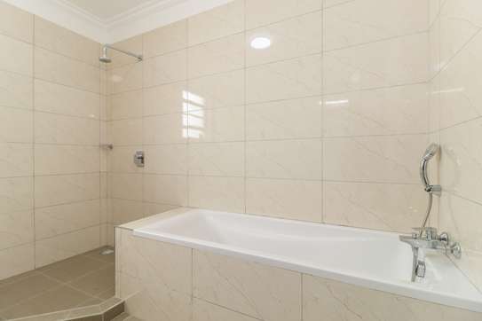 4 Bed Townhouse with En Suite in South C image 12