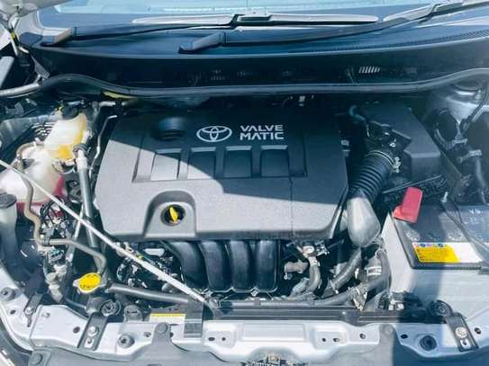 Toyota Wish image 9