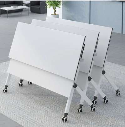 White foldable table image 5