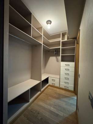 Serviced 3 Bed Apartment with En Suite in Kileleshwa image 4