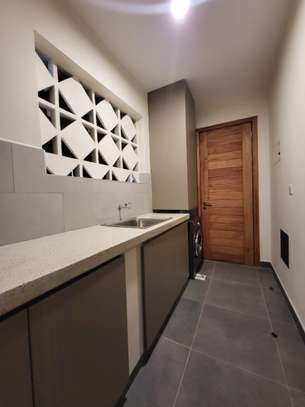 2 Bed Apartment with En Suite in Riverside image 14