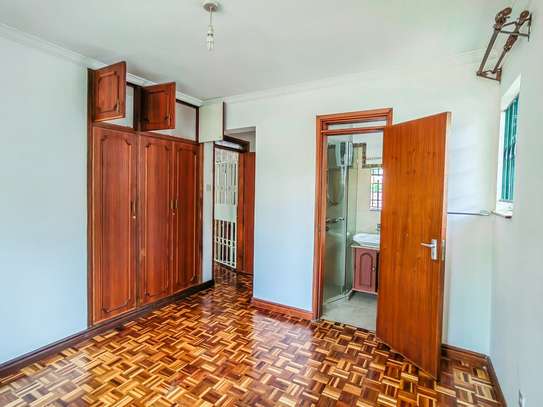 4 Bed Townhouse with En Suite in Lavington image 7