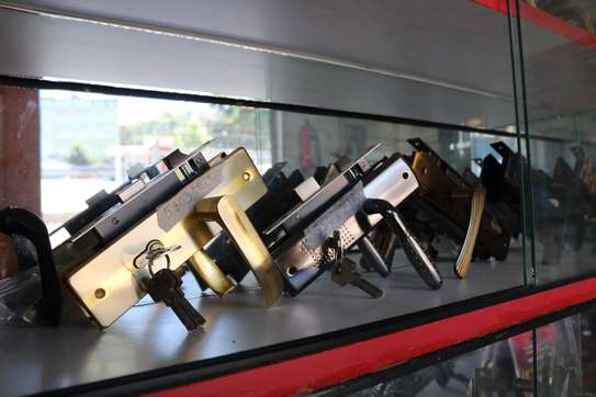 High-Quality Door Locks for Maximum Security image 4