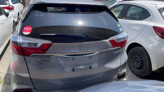 Honda shuttle hybrid 2018model image 2