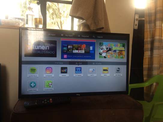 TCL  32'' SMART TV with 3D image 1