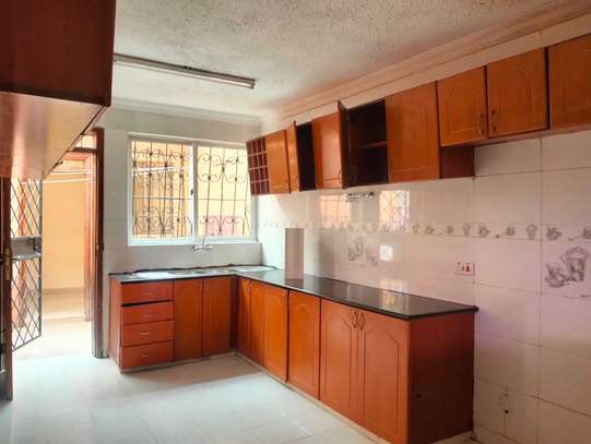 4 Bed Townhouse with En Suite in Kileleshwa image 21