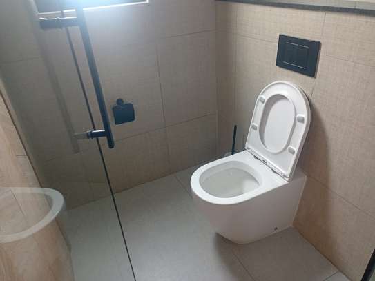 4 Bed Villa with En Suite in Lavington image 9