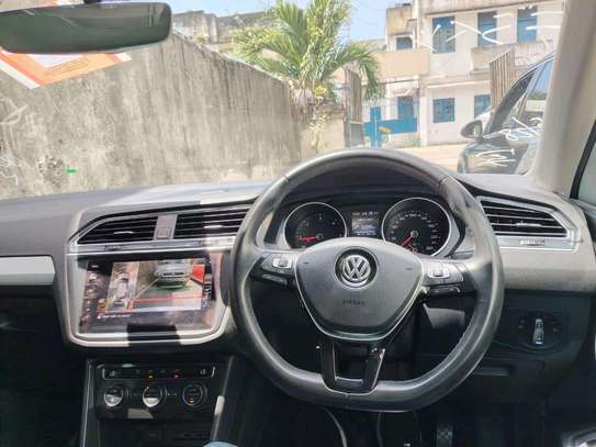 Volkswagen Tiguan 2018 model 2.0L Diesel image 7
