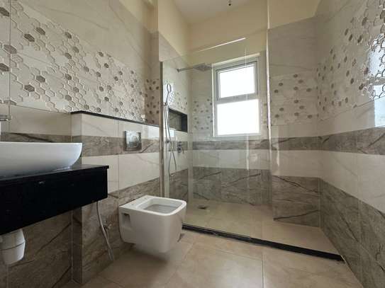 4 Bed Apartment with En Suite at Parklands image 8