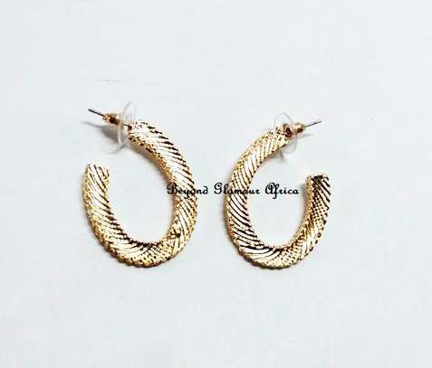 Ladies Golden armlet with loops image 4