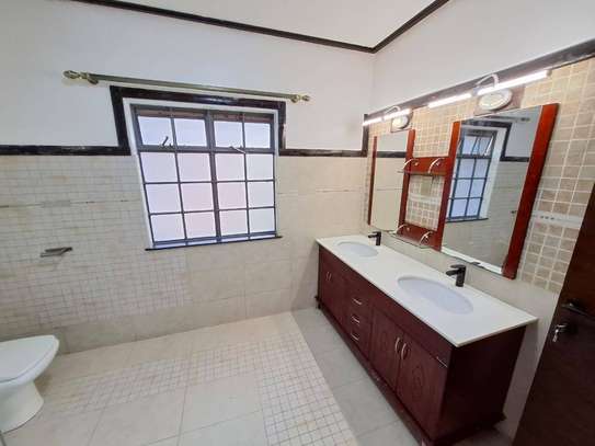 5 Bed Townhouse with Staff Quarters at Kileleshwa image 10