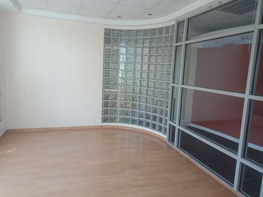 5350 ft² commercial property for rent in Kilimani image 5