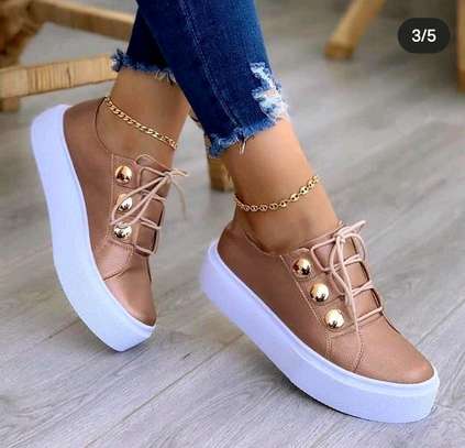 Ladies casual shoes image 3