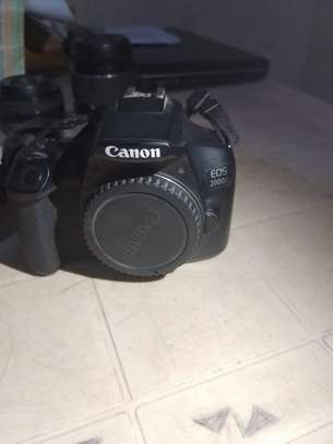 Canon 2000d camera image 1