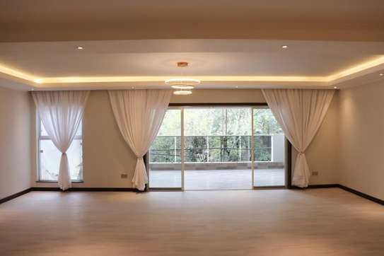3 Bed Apartment with En Suite in Riverside image 1