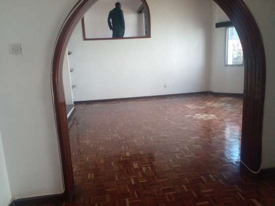 4 Bed House with Garden in Kilimani image 13
