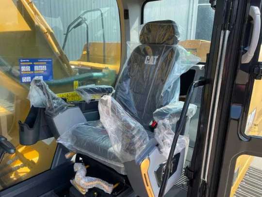 M4 - Caterpillar 330 GC image 2