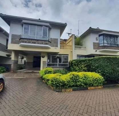 4 Bed House with En Suite in Kilimani image 1