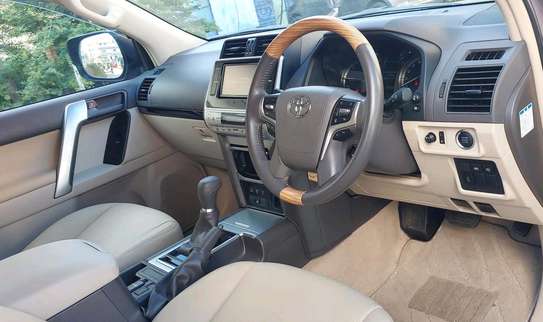 Toyota land cruiser Prado Txl 2019 image 5