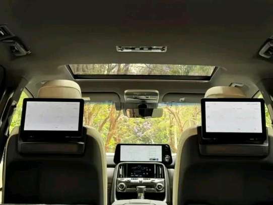 2022 Lexus LX600 image 4