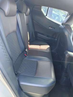 Toyota CH-R white hybrid 2017 image 6