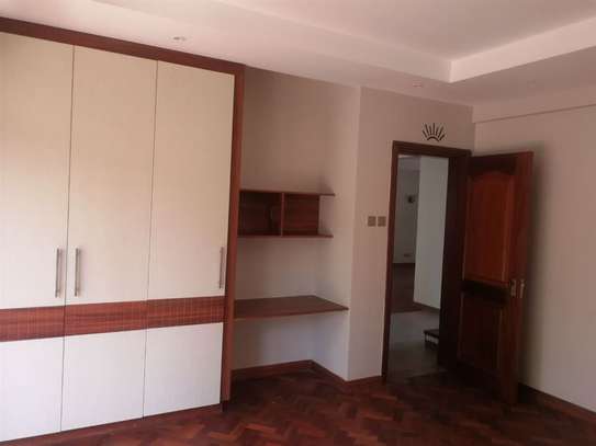 4 Bed Apartment  in Riverside image 15