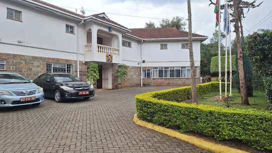 6 Bed House with Staff Quarters in Gigiri image 2