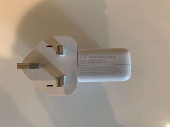 USB-C Apple Charger 61W Macbook Pro & Air image 1