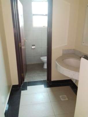 5 Bed Townhouse with En Suite in Kileleshwa image 7