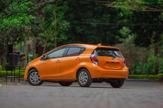 Toyota Aqua Orange 2015 image 13