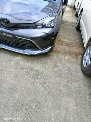 Toyota vitz Grey sport image 2