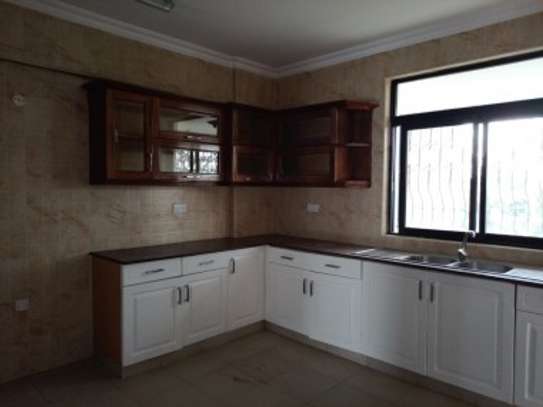 3 Bed Apartment with En Suite at Valley Arcade image 12