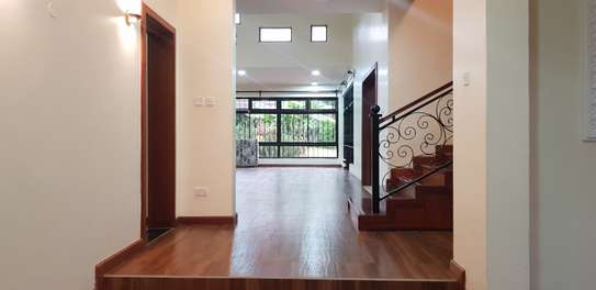 5 Bed Townhouse with En Suite at Soraya Drive image 1