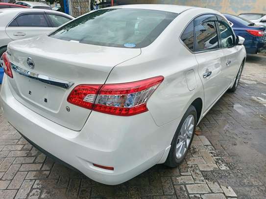 Nissan syphy pearl white image 6
