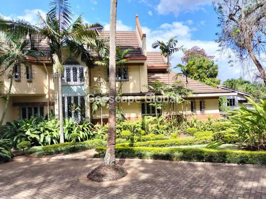 6 Bed House with En Suite at Nairobi image 5