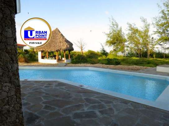 4 Bed House with Swimming Pool in Watamu image 16
