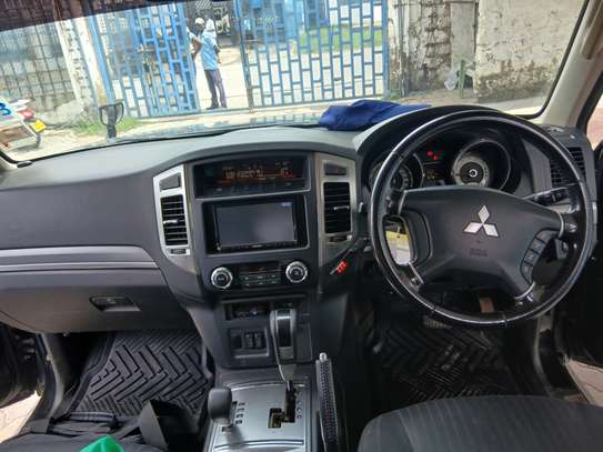 Mitsubishi PaJero Shogun image 2