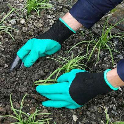Generic Gardening Gloves With Claws image 1