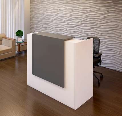 Office Desk: 1400mm Front Office Classic Desk image 1