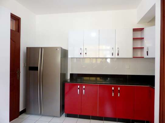 Furnished 3 Bed Apartment with En Suite in Westlands Area image 8