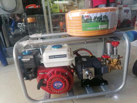 Engine sprayer image 2