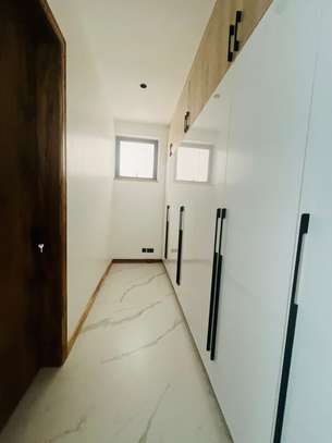 2 Bed Apartment with En Suite in Westlands Area image 9