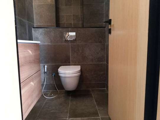 3 Bed Apartment with En Suite in Kilimani image 16