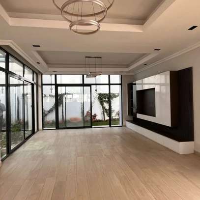 5 Bed Townhouse with En Suite in Lavington image 10