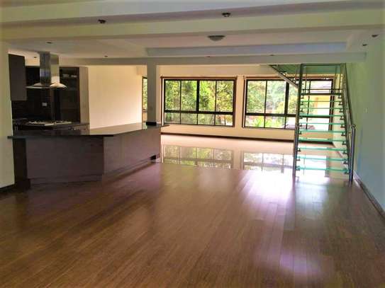 4 Bed Townhouse with En Suite at Hillview Close image 2